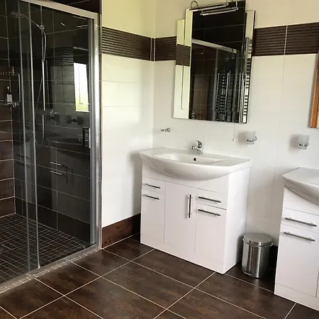 Serene Luxurious Haven With Sea Views *