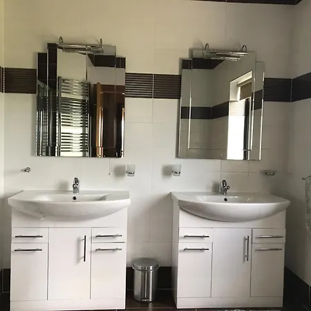 Serene Luxurious Haven With Sea Views *