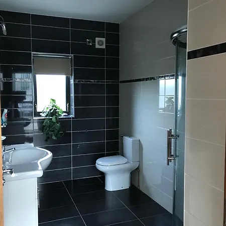 Serene Luxurious Haven With Sea Views