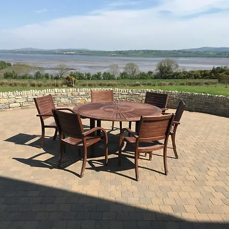 Lodge Serene Luxurious Haven With Sea Views