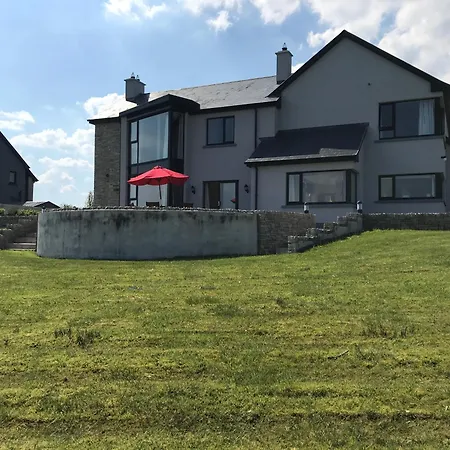 Serene Luxurious Haven With Sea Views *
