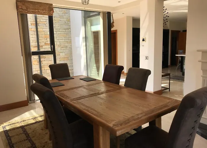 Serene Luxurious Haven With Sea Views Jaktstuga *