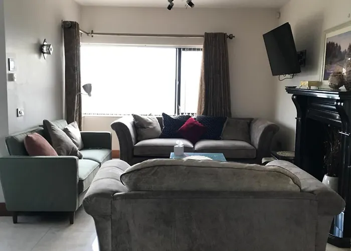 Serene Luxurious Haven With Sea Views 롯지