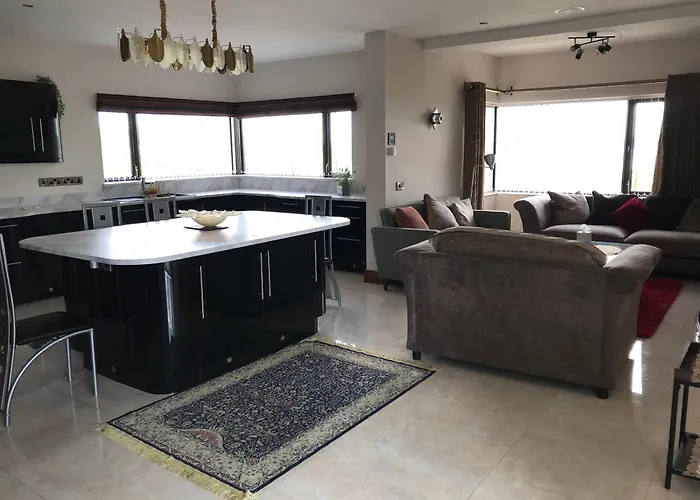 Serene Luxurious Haven With Sea Views