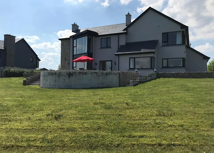 Serene Luxurious Haven With Sea Views *