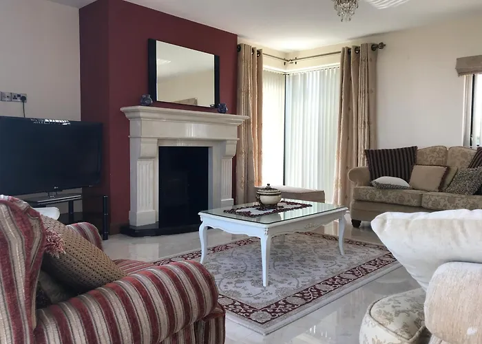 Serene Luxurious Haven With Sea Views 롯지