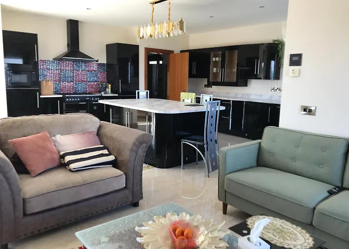 Serene Luxurious Haven With Sea Views Jaktstuga *